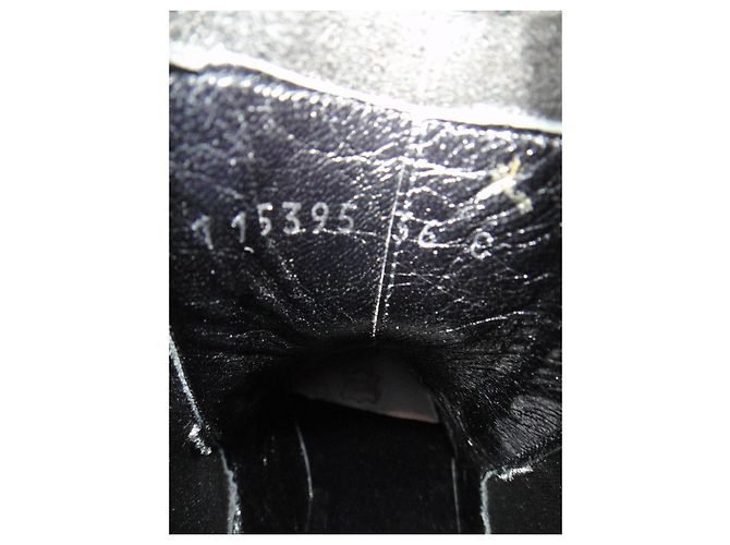 Stivaletti Gucci in camoscio nero - vista 9