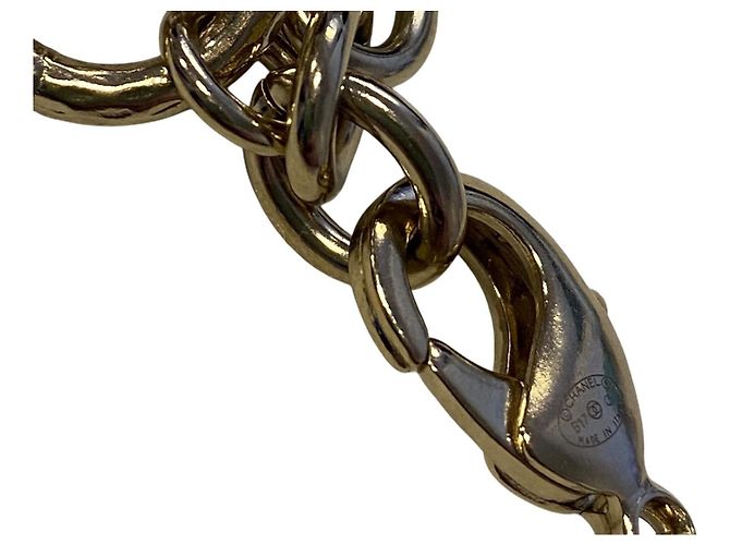 Übergroße goldene CC-Halskette oder Gürtel von Chanel Letters 17C Paris-Cuba Runway Gold hardware - Ansicht 14