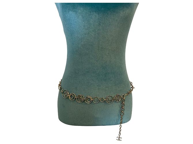 Übergroße goldene CC-Halskette oder Gürtel von Chanel Letters 17C Paris-Cuba Runway Gold hardware - Ansicht 6