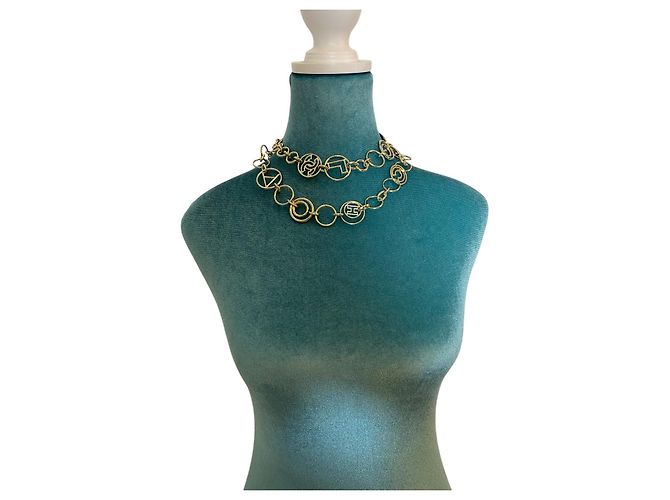 Übergroße goldene CC-Halskette oder Gürtel von Chanel Letters 17C Paris-Cuba Runway Gold hardware - Ansicht 8