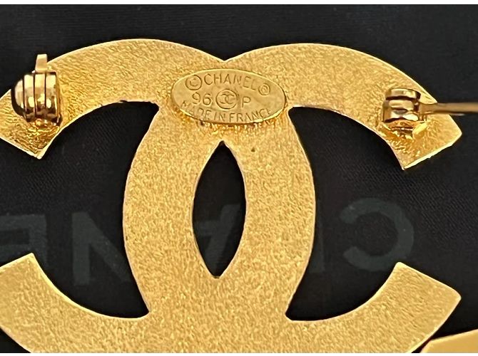 Chanel CC Brosche vergoldet mit Anhängern Golden - Ansicht 8