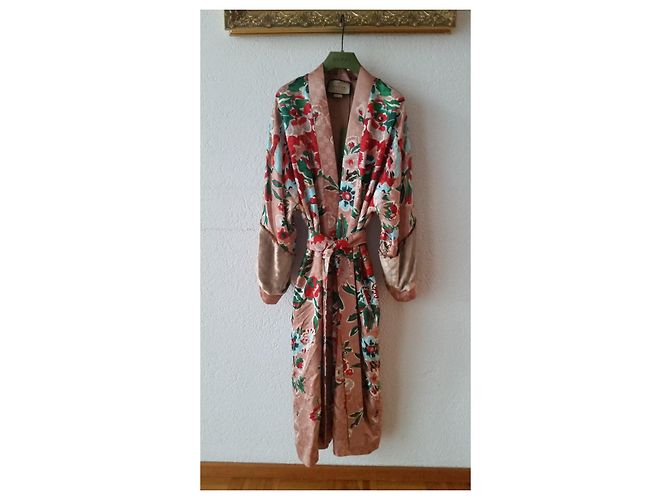 ABRIGO DE SEDA GUCCI CON PATRÓN GG SUPREME Y DISEÑO FLORAL. Multicolor - vista 4