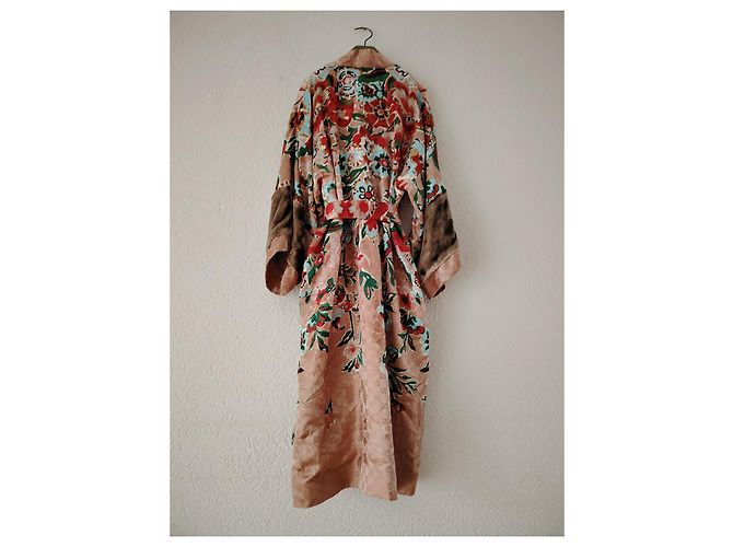 ABRIGO DE SEDA GUCCI CON PATRÓN GG SUPREME Y DISEÑO FLORAL. Multicolor - vista 6
