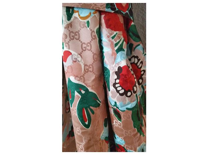 ABRIGO DE SEDA GUCCI CON PATRÓN GG SUPREME Y DISEÑO FLORAL. Multicolor - vista 7