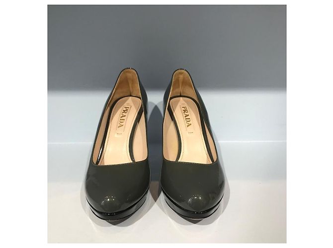 PRADA Absätze T.EU 36.5 Lackleder Grau - Ansicht 2