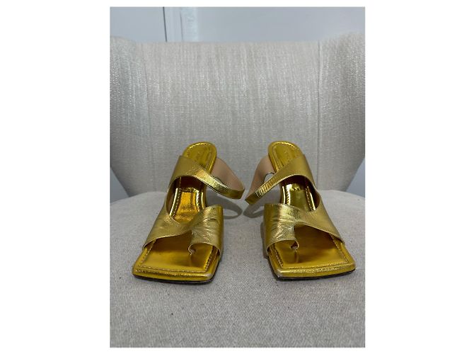 Sandali BOTTEGA VENETA T.EU 38 Pelle D'oro - vista 2