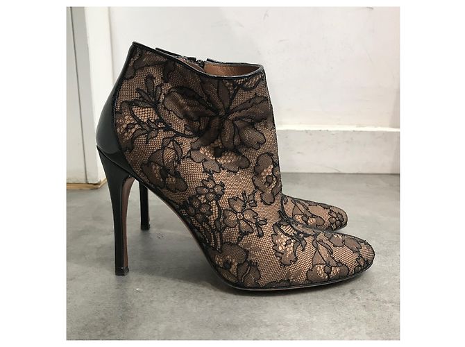 Alaïa Botines ALAIA T.EU 37.5 Cuero Negro - vista 2