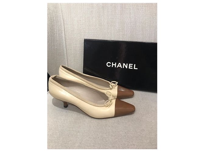 CHANEL Absätze T.EU 37.5 Leder Beige - Ansicht 7