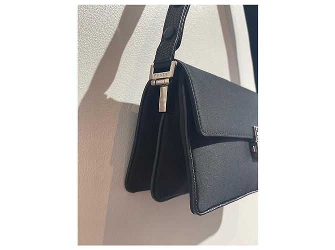Baguette Borse FENDI T. Tessuto Nero - vista 5