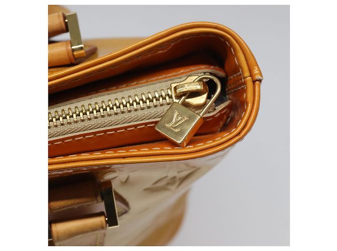 LOUIS VUITTON Monogram Vernis Bolsa de Mano Houston Beige M91004 LV Auth 112823 - vista 10