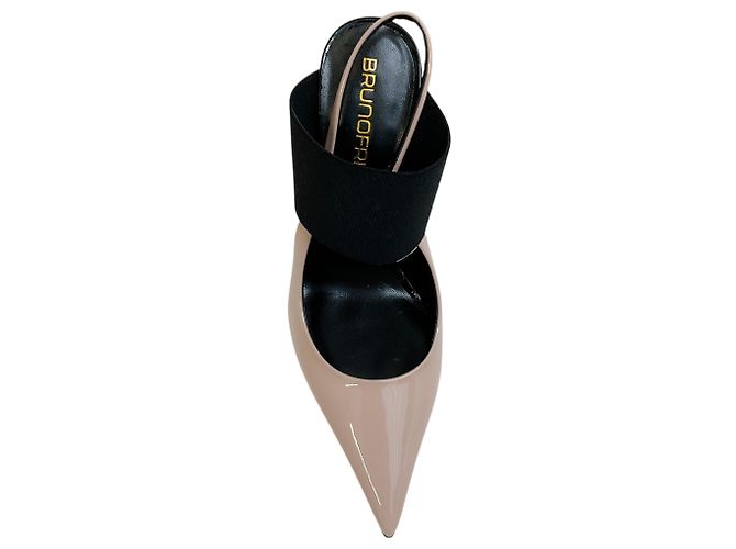 Bruno Frisoni Décolleté Slingback Tonic in Vernice Nuda / Nero Punta Beige - vista 4