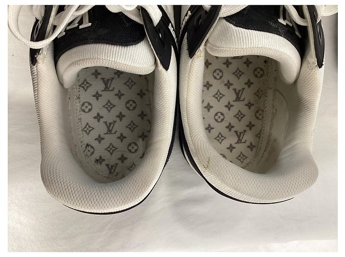 Twist Louis Vuitton LV Trainer in pelle nera e bianca Nero - vista 15
