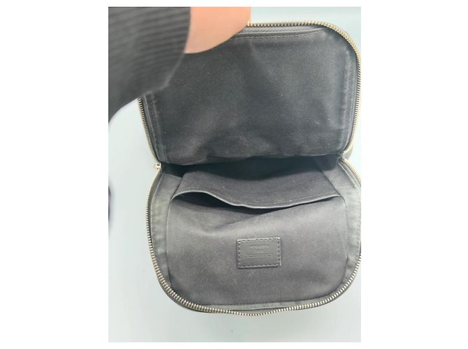 Louis Vuitton Avenue Sling in pelle nera Nero - vista 11