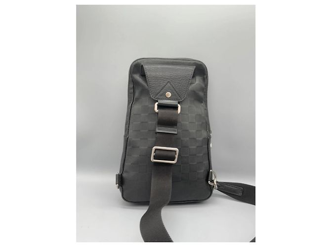 Louis Vuitton Avenue Sling in pelle nera Nero - vista 5