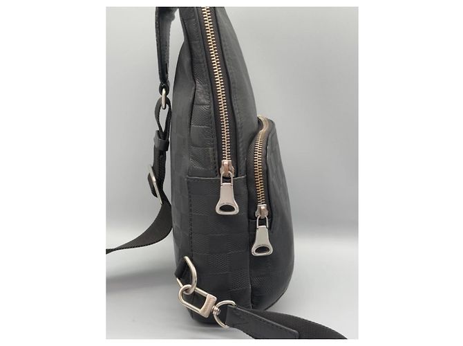 Louis Vuitton Avenue Sling in pelle nera Nero - vista 7