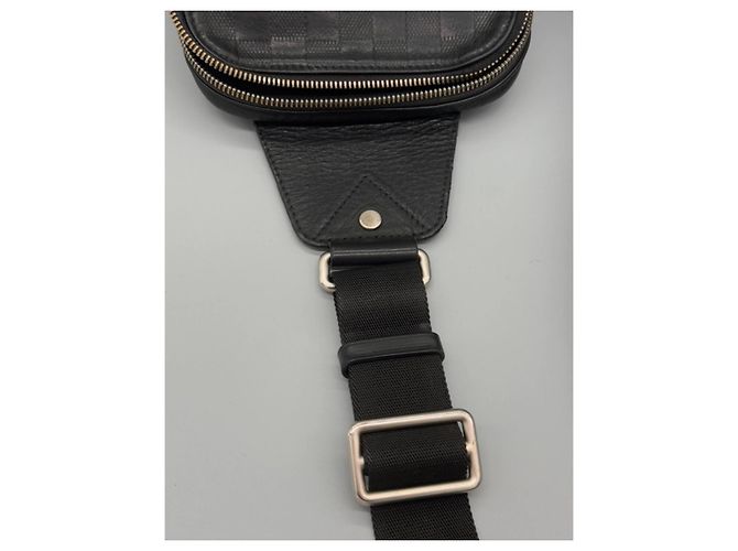 Louis Vuitton Avenue Sling in pelle nera Nero - vista 8