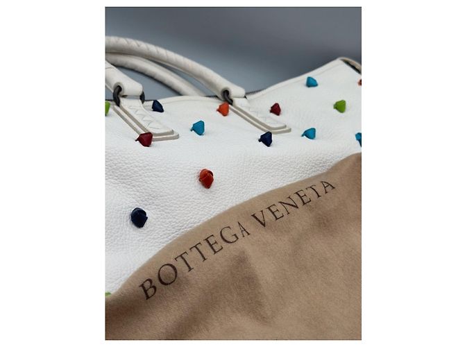 Knot Bottega Veneta Bolsa de bolinhas com nó em couro de bezerro granulado Branco - vista 13