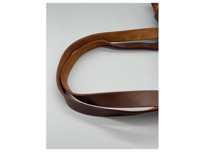 Hermès La sua borsa a spalla in pelle e tela arancione Marrone - vista 15