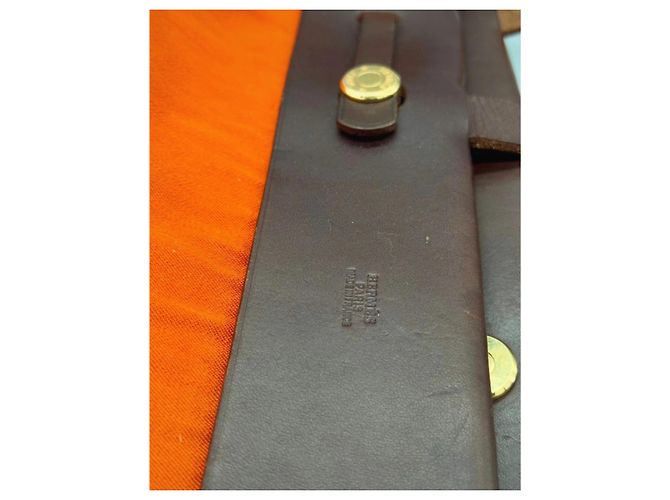 Hermès La sua borsa a spalla in pelle e tela arancione Marrone - vista 16
