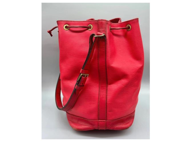 Borsa Louis Vuitton Noe Rossa in Pelle Rosso - vista 3