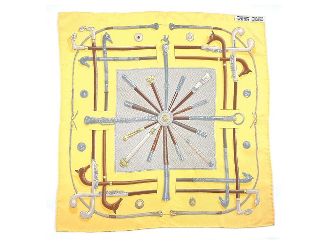Foulard in Seta Hermès Carré 45 Cannes & Pommeaux Giallo - vista 2