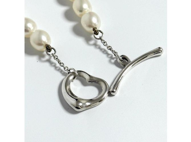 Elsa Peretti Tiffany & Co Collana corta in perle Tiffany con pendente a cuore aperto in argento 925 - vista 6