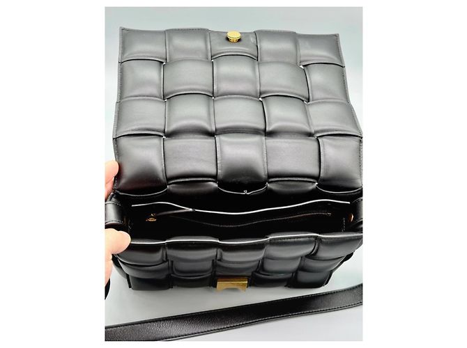 Bolso Bottega Veneta Cassette Acolchado Negro de Piel - vista 11