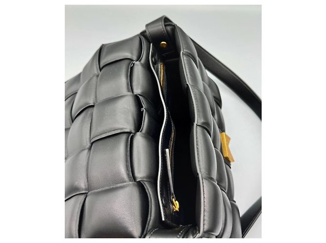 Bolso Bottega Veneta Cassette Acolchado Negro de Piel - vista 14