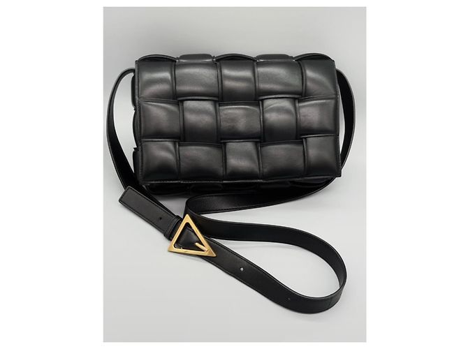 Bolso Bottega Veneta Cassette Acolchado Negro de Piel - vista 2