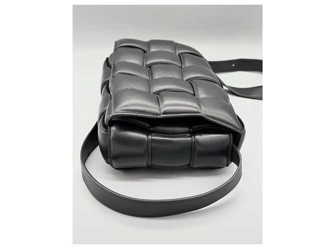 Bolso Bottega Veneta Cassette Acolchado Negro de Piel - vista 5