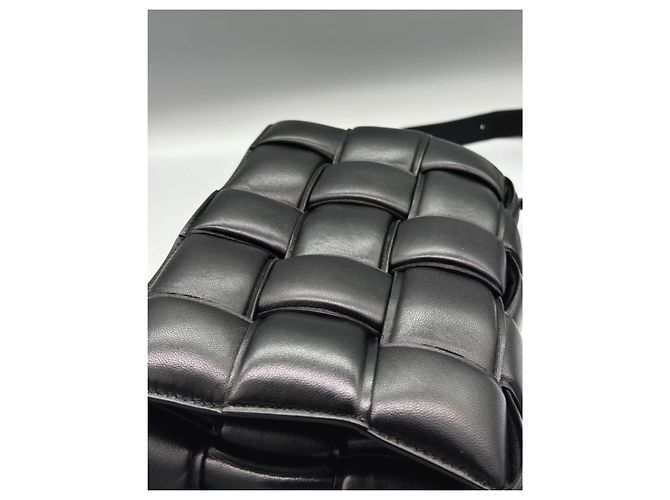 Bolso Bottega Veneta Cassette Acolchado Negro de Piel - vista 6