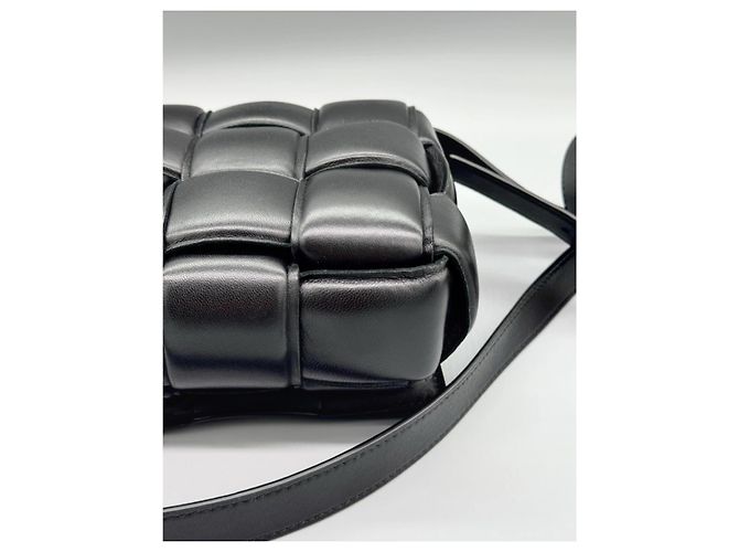 Bolso Bottega Veneta Cassette Acolchado Negro de Piel - vista 7