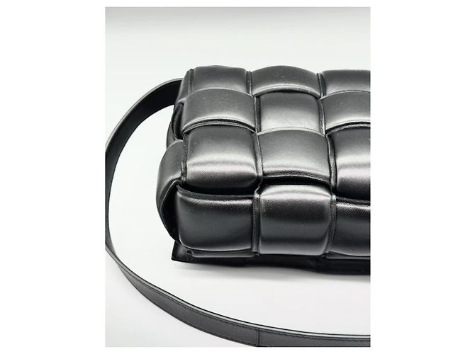 Bolso Bottega Veneta Cassette Acolchado Negro de Piel - vista 8
