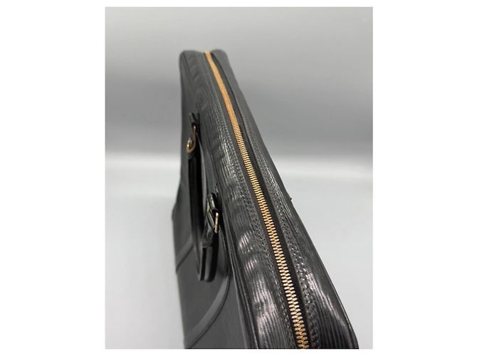 Louis Vuitton Malette en cuir Epi Noir - vue 15