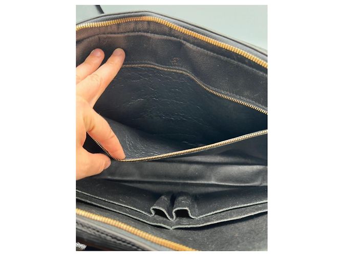 Louis Vuitton Malette en cuir Epi Noir - vue 19