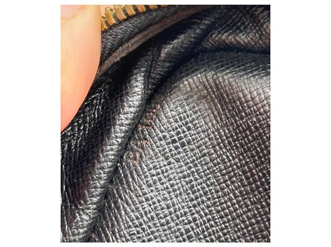 Louis Vuitton Malette en cuir Epi Noir - vue 20