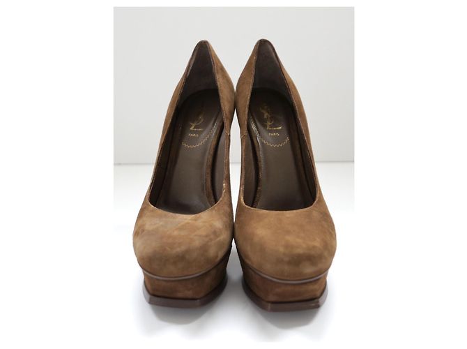 Tacchi a piattaforma in suede marrone Yves Saint Laurent Palais - vista 2