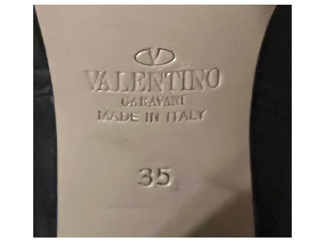 Botas de tornozelo Valentino em couro preto com flores e fivela - vista 10