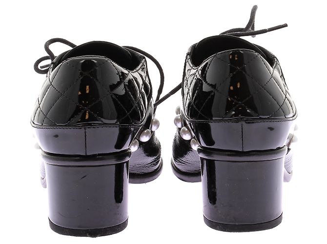 Mules e zoccoli CHANEL T.EU 38 Pelle verniciata Nero - vista 5