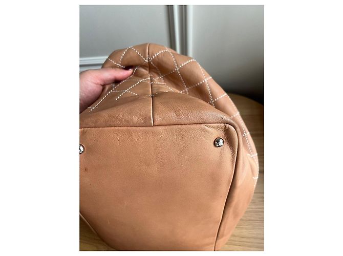 Borsa a secchiello Chanel in agnello marrone - vista 4
