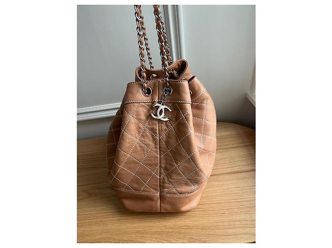 Borsa a secchiello Chanel in agnello marrone - vista 7