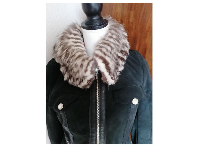Autre Marque Schwarze Wildlederjacke mit Silberfuchskragen - Ansicht 4