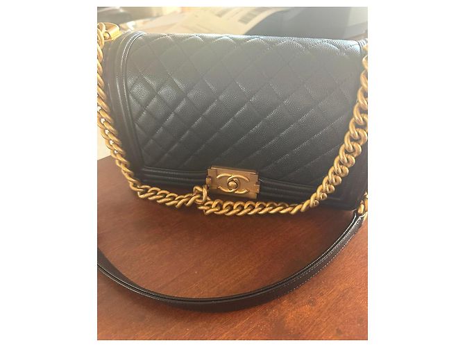 Chanel Borsa Boy Media Nera in Pelle Caviar Nero - vista 2