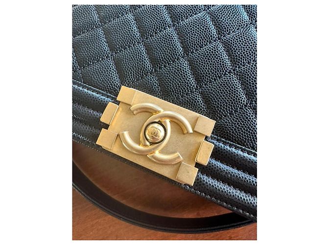 Chanel Borsa Boy Media Nera in Pelle Caviar Nero - vista 3