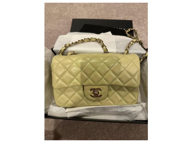 2.55 Chanel Mini Classic Flap in agnello verde - vista 2