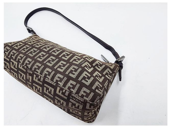 Borsa a Spalla Fendi Baguette Zucca Zucchino Marrone - vista 17