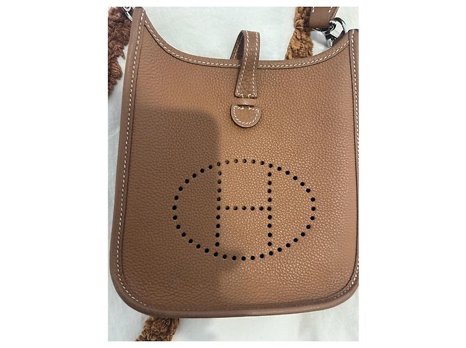 Hermès Evelyne Handtasche aus Leder Camel Kamel - Ansicht 14