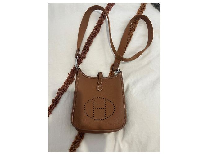 Hermès Evelyne Handtasche aus Leder Camel Kamel - Ansicht 15