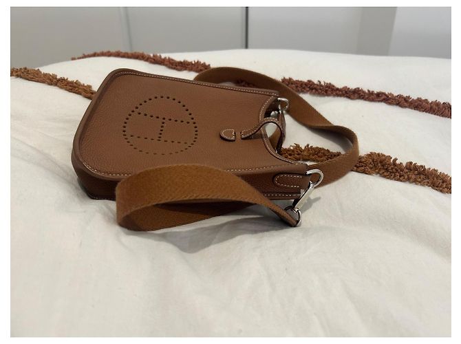 Hermès Evelyne Handtasche aus Leder Camel Kamel - Ansicht 6