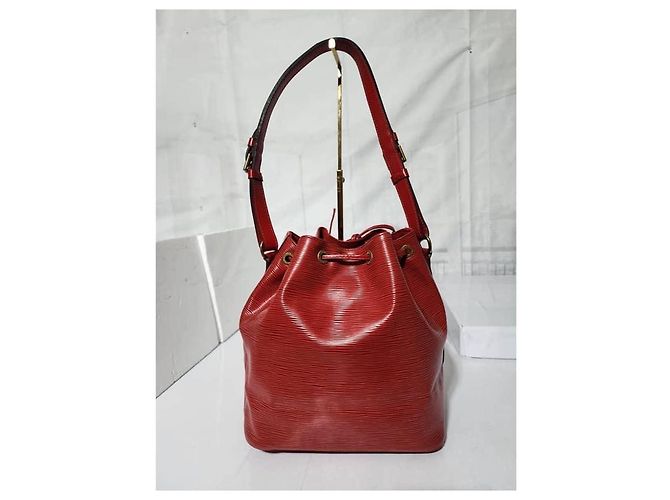 LOUIS VUITTON Epi Petit Noe Castillan Borsa a Spalla Rossa Rosso - vista 4